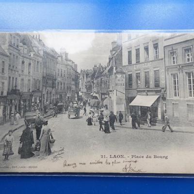 Cpa laon place du bourg