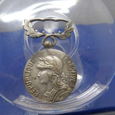 Medaille coloniale metal