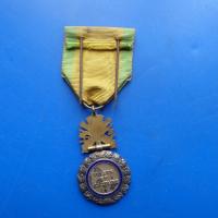 Medaille militaire a charniere