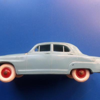 Simca 9 aronde norev 1